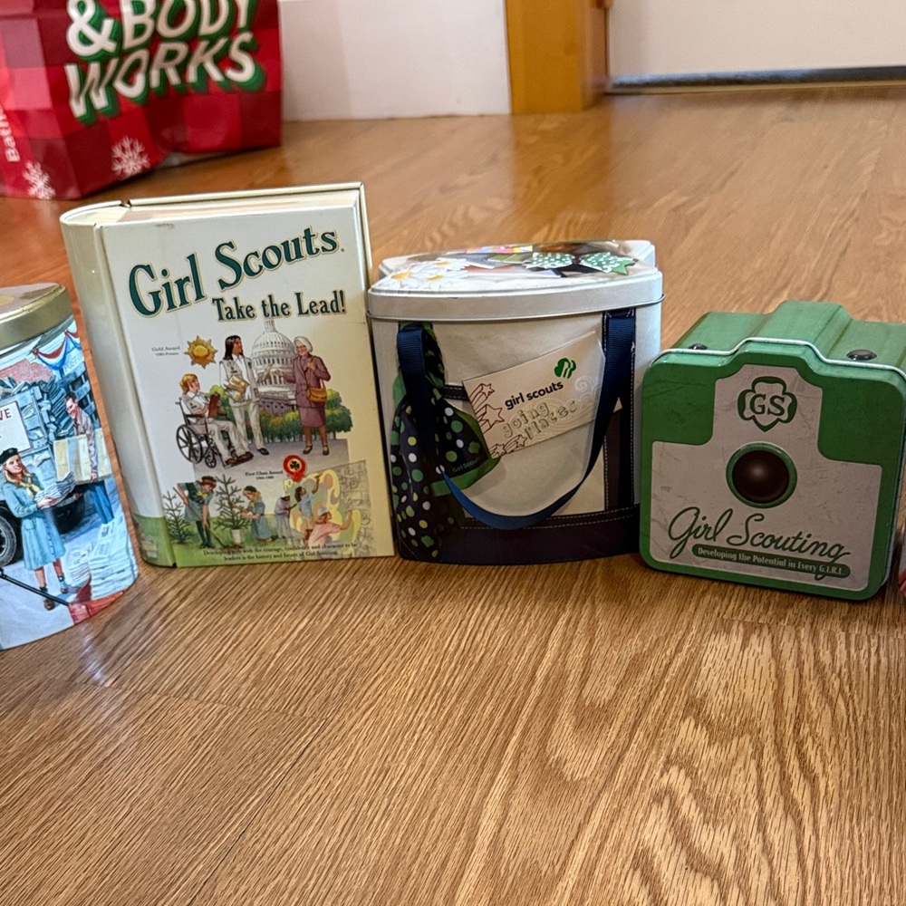Assorted Decorative Tin Set - Picture 3 of 4